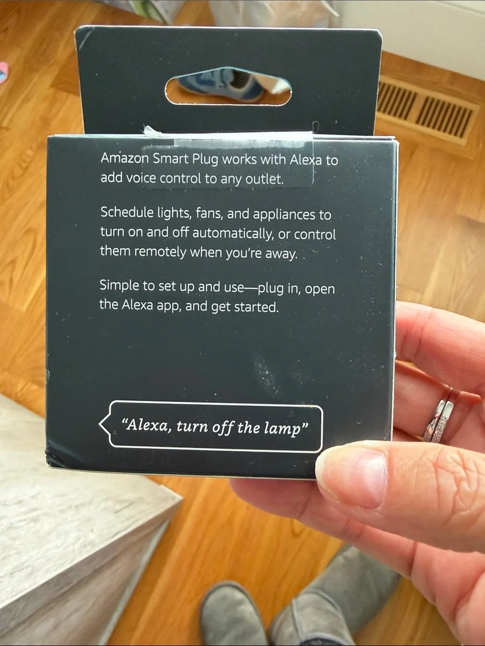 Amazon Smart Plug in White with Alexa Compatibility - Picture 3 of 3